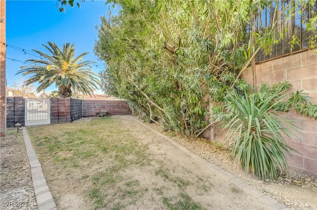 $569,990 | 331 Pella Drive, Henderson, NV 89014