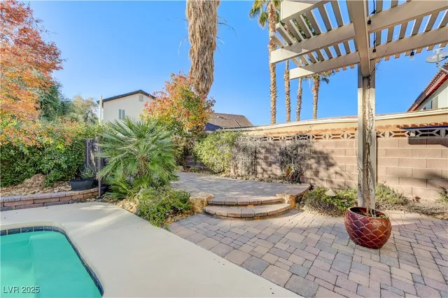 $569,990 | 331 Pella Drive, Henderson, NV 89014