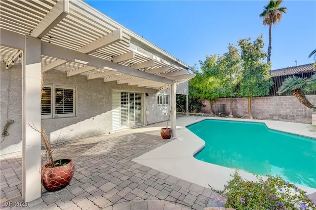 $569,990 | 331 Pella Drive, Henderson, NV 89014