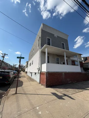$2,700 | 369-371 Ave East, Unit 1, Bayonne, NJ 07002