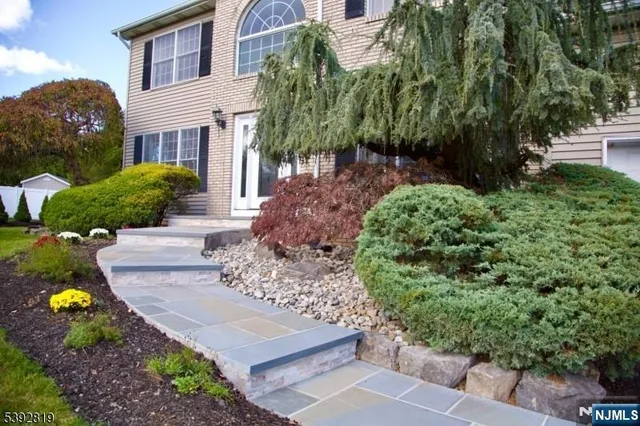 $1,299,000 | 5 Raquel Court, East Hanover, NJ 07936
