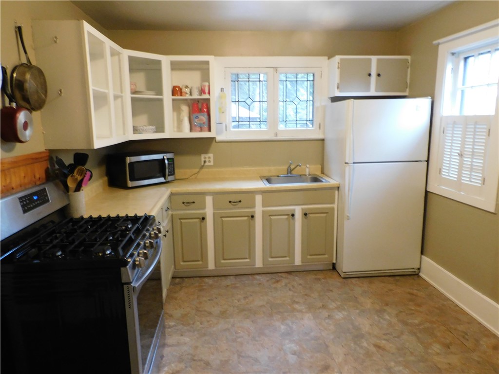 166 Delmar Road Greece, NY 14616 - Photo 14 of 36