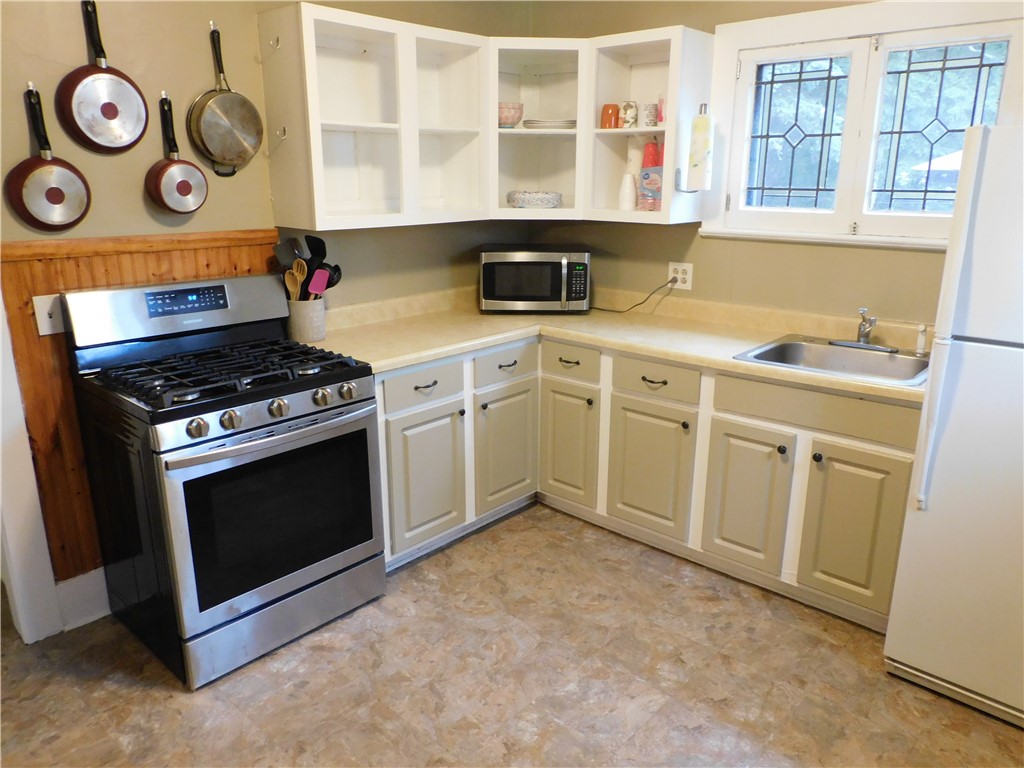 166 Delmar Road Greece, NY 14616 - Photo 16 of 36