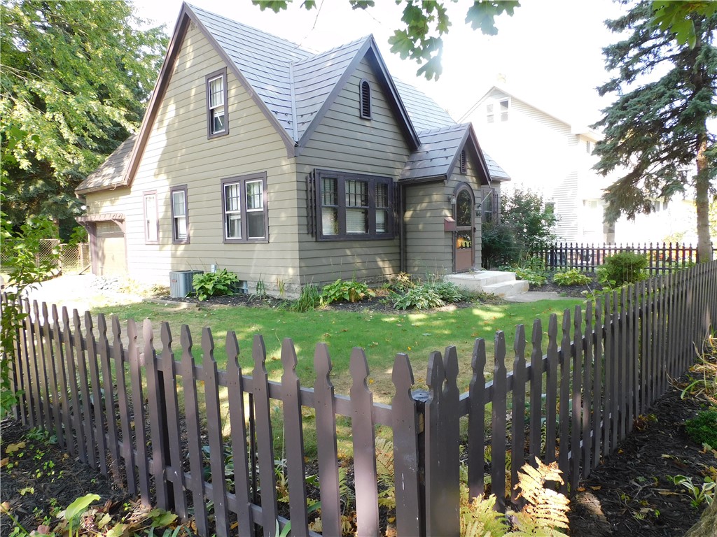 166 Delmar Road Greece, NY 14616 - Photo 4 of 36