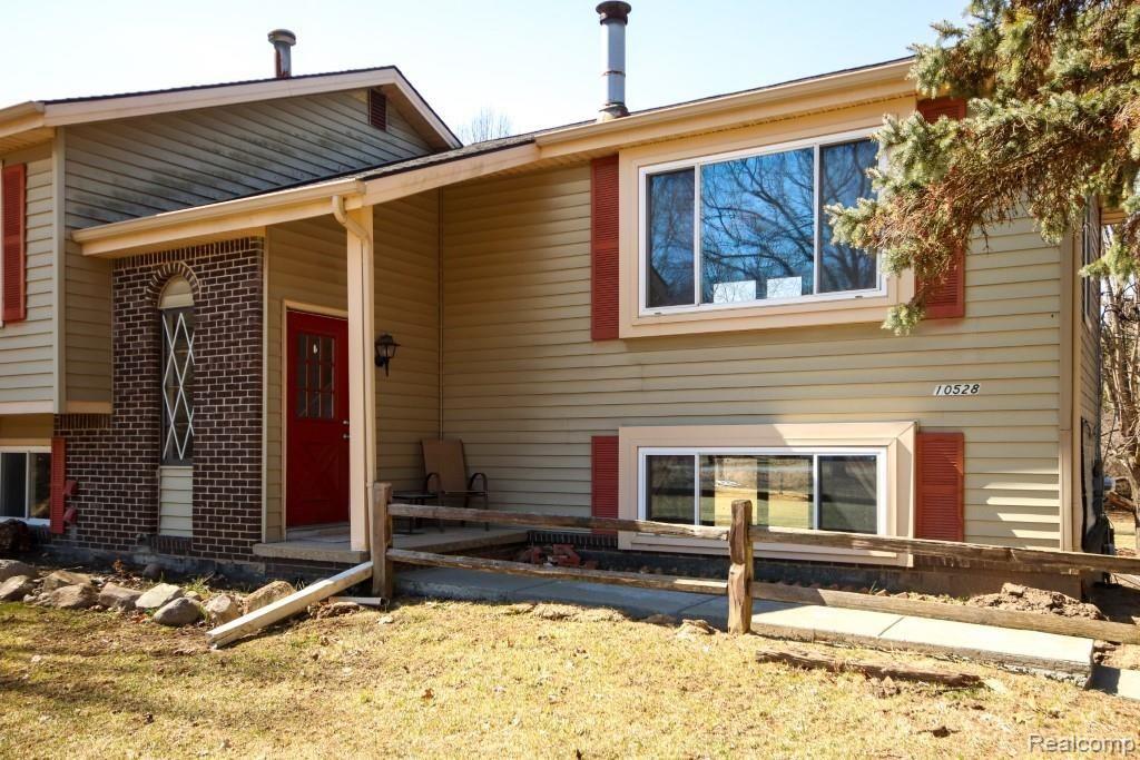 10530 Hall Road Whitmore Lake, MI 48189 - Photo 2 of 54 110.jpg