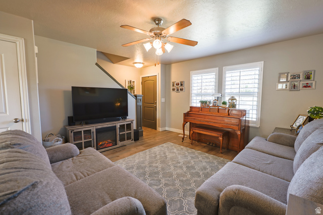 551 East Walnut Gln Street Springville, UT 84663 - Photo 3 of 42