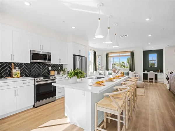 $979,000 | 11456 Artesia Boulevard, Artesia, CA 90701