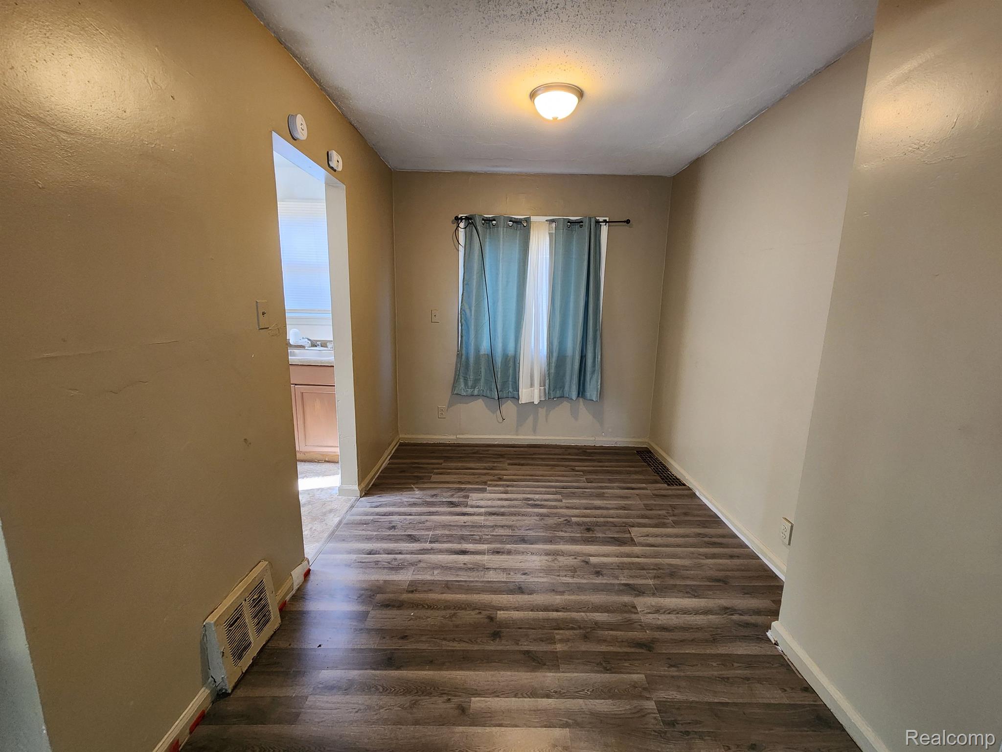 7445 Evergreen Road Detroit, MI 48228 - Photo 13 of 23 Dining Room