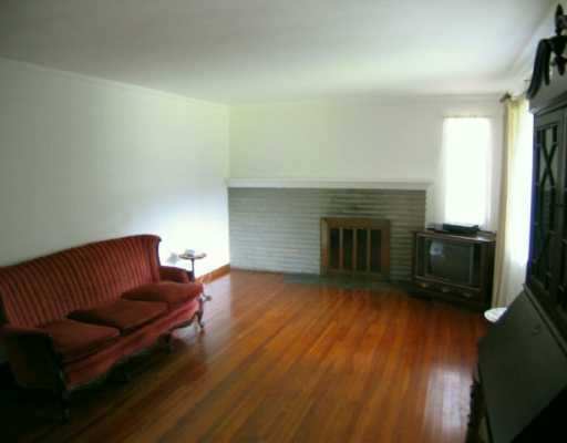 1530 Powers Run Road Pittsburgh, PA 15238 - Photo 5 of 7 Living Room.