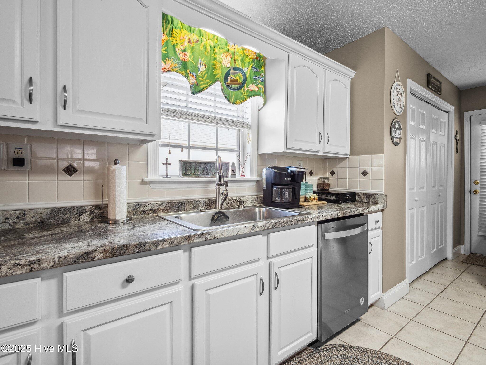 692 Old Hammock Road Swansboro, NC 28584 - Photo 18 of 59 692 Old Hammock Rd, Swansboro, NC