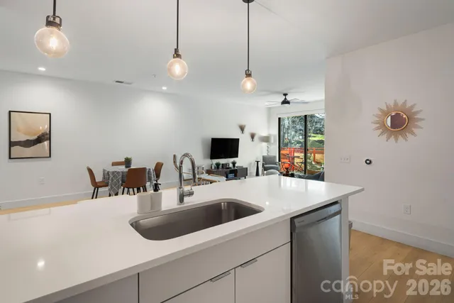 $479,000 | 68 Craven Street, Unit 401, Asheville, NC 28806