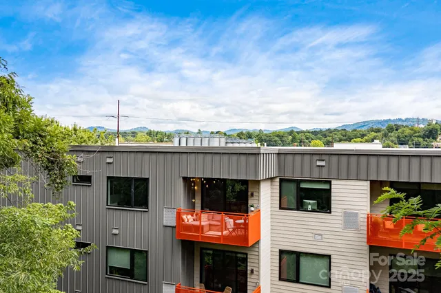$479,000 | 68 Craven Street, Unit 401, Asheville, NC 28806