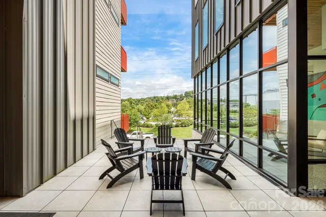 $479,000 | 68 Craven Street, Unit 401, Asheville, NC 28806