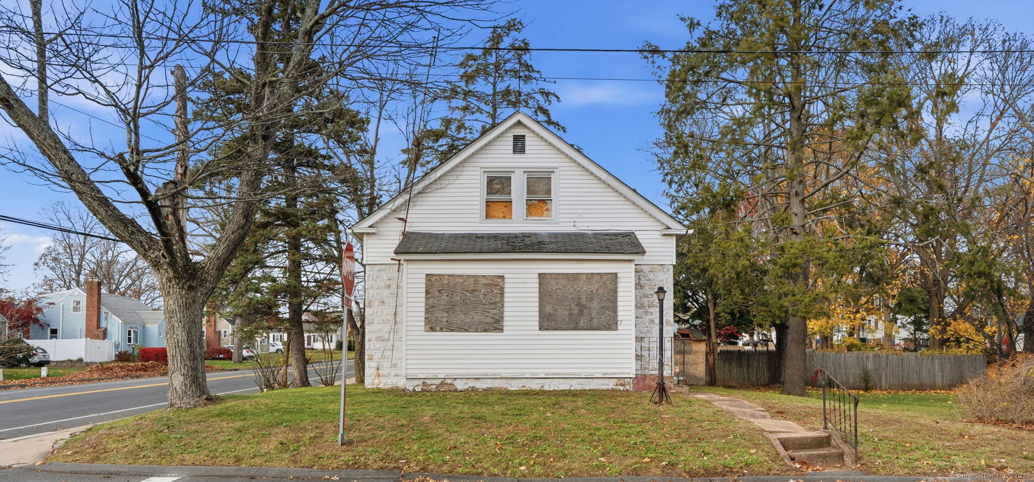 41 Windemere Street Manchester, CT 06042 - Photo 2 of 15 a front view of a house with a yard