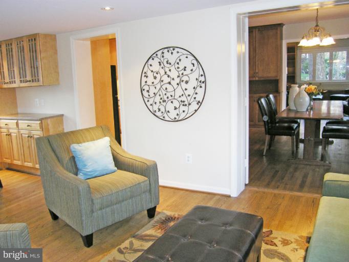 9516 Thornhill Road Silver Spring, MD 20901 - Photo 21 of 25 Main Level Family Room w/Breakfast Area