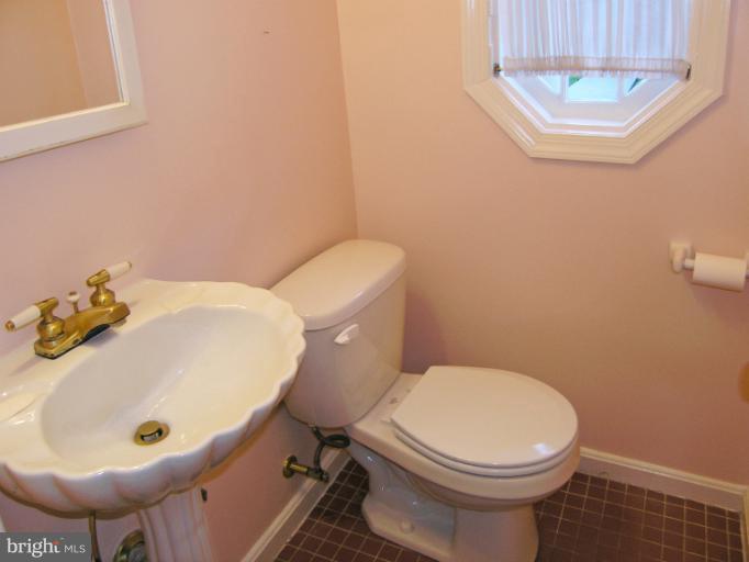 9516 Thornhill Road Silver Spring, MD 20901 - Photo 4 of 25 Main Level Powder Room