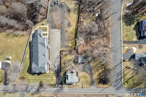 $439,900 | 392 Boston Neck Road, Suffield, CT 06078
