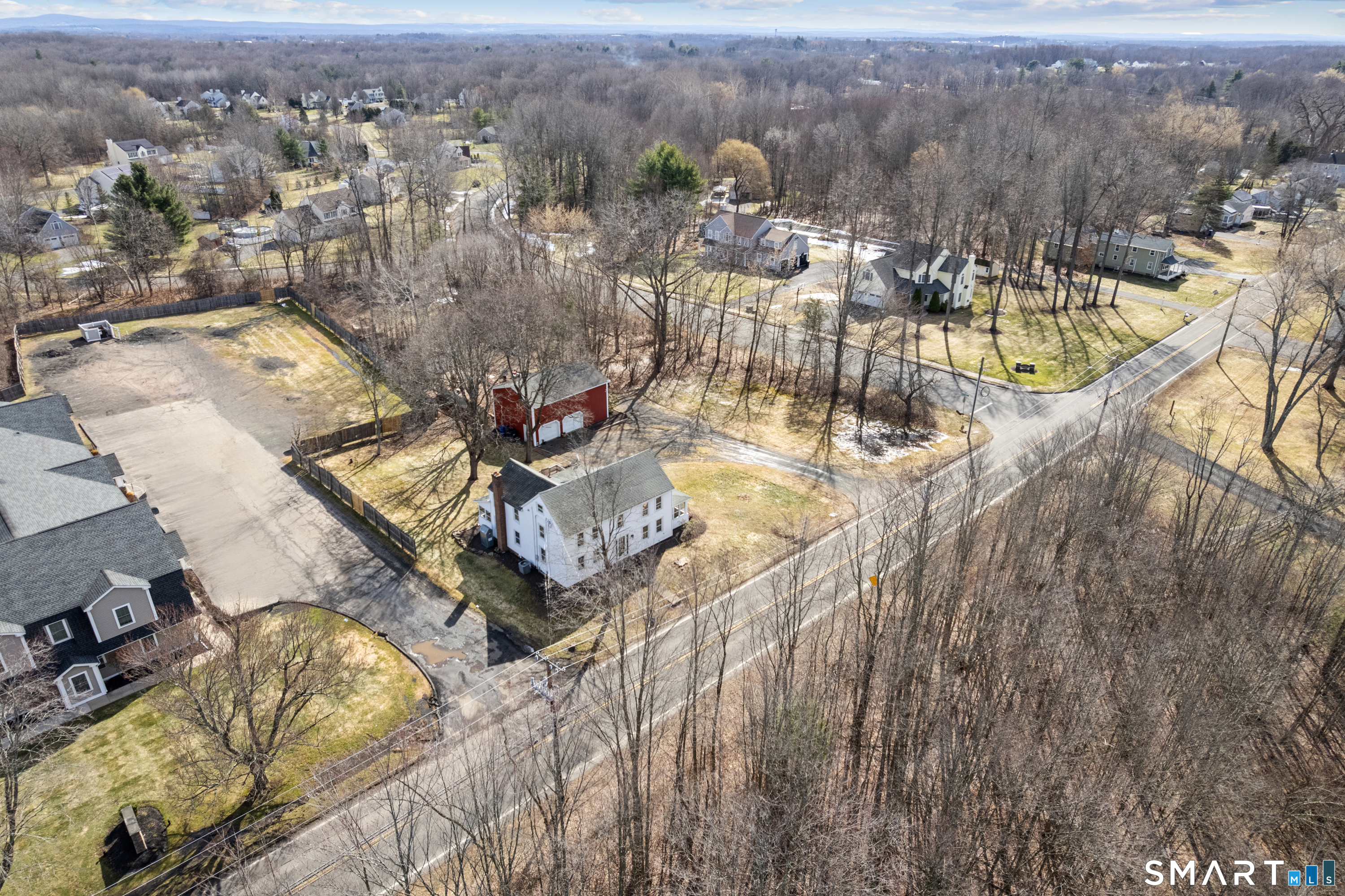 392 Boston Neck Road Suffield, CT 06078 - Photo 4 of 35