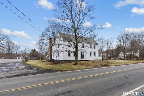 $439,900 | 392 Boston Neck Road, Suffield, CT 06078