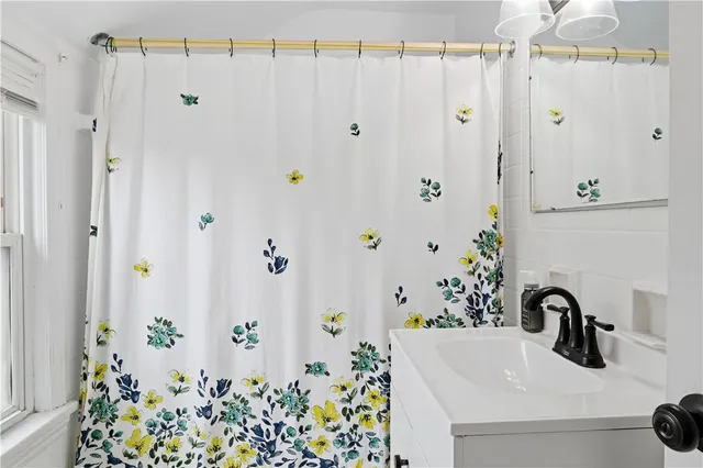 $257,000 | 129 Montclair Drive, Irondequoit, NY 14617