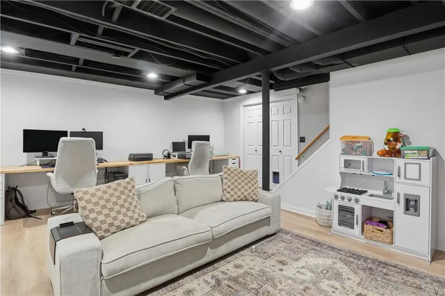 $257,000 | 129 Montclair Drive, Irondequoit, NY 14617