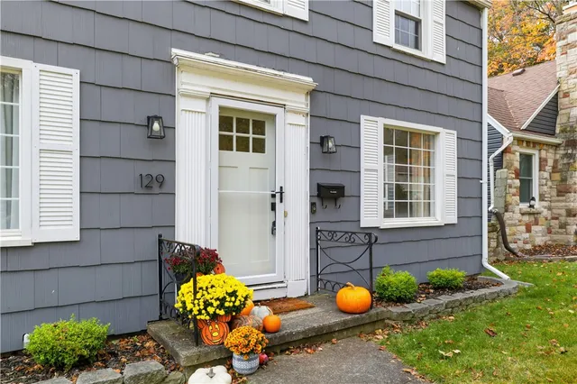 $257,000 | 129 Montclair Drive, Irondequoit, NY 14617