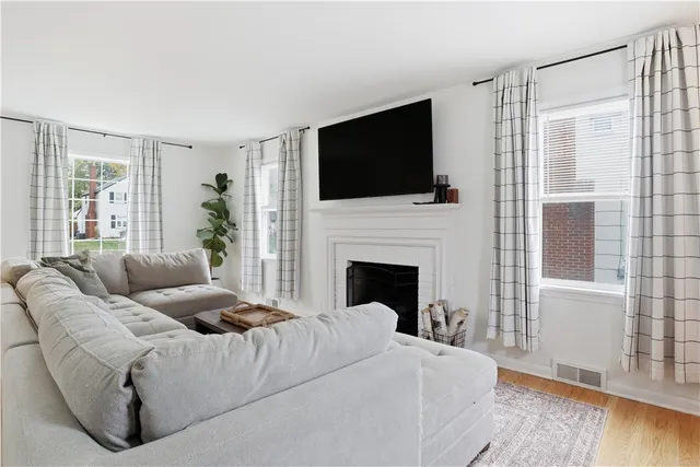 $257,000 | 129 Montclair Drive, Irondequoit, NY 14617