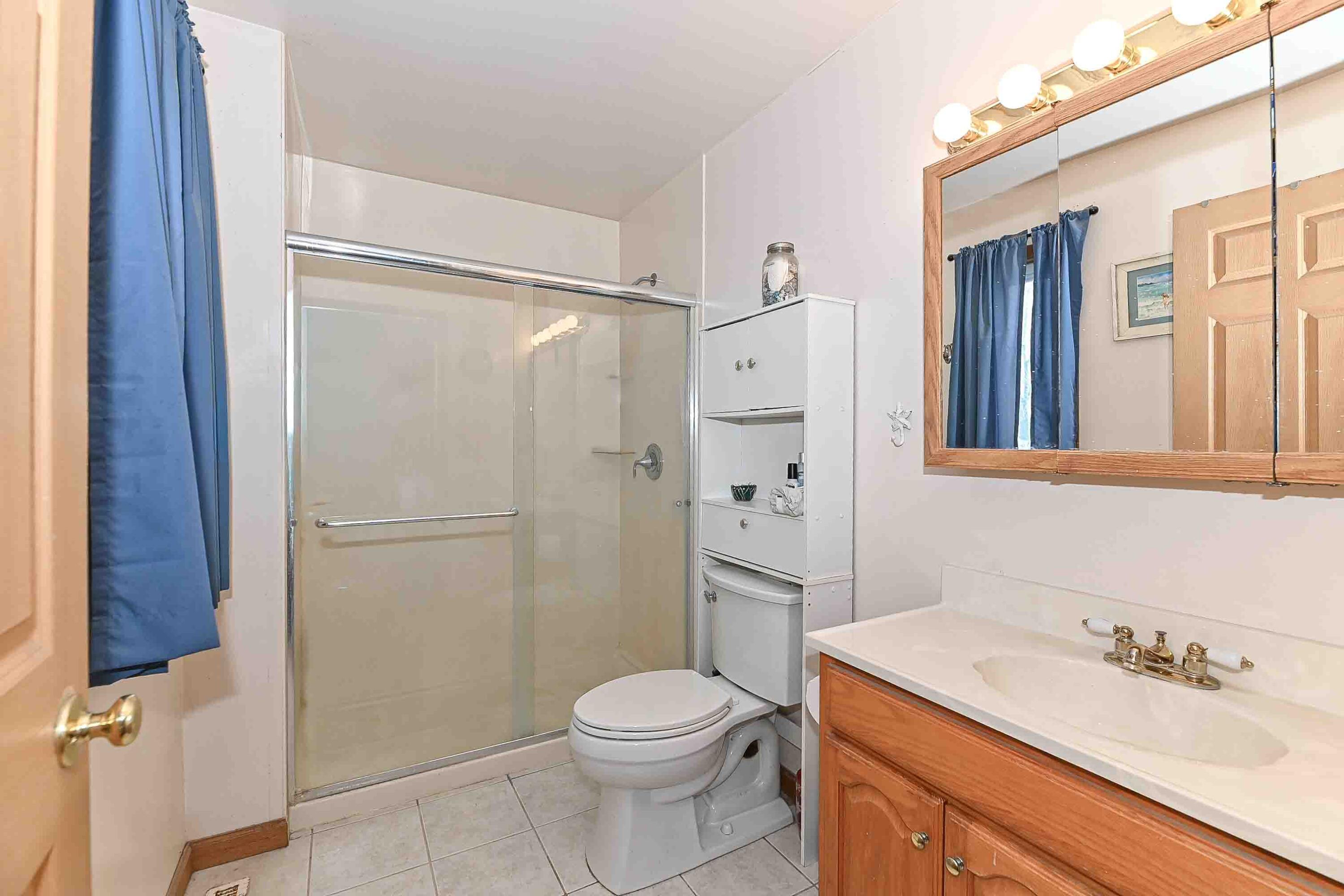 107 Prairie Drive Walworth, WI 53184 - Photo 12 of 26 Primary Bath