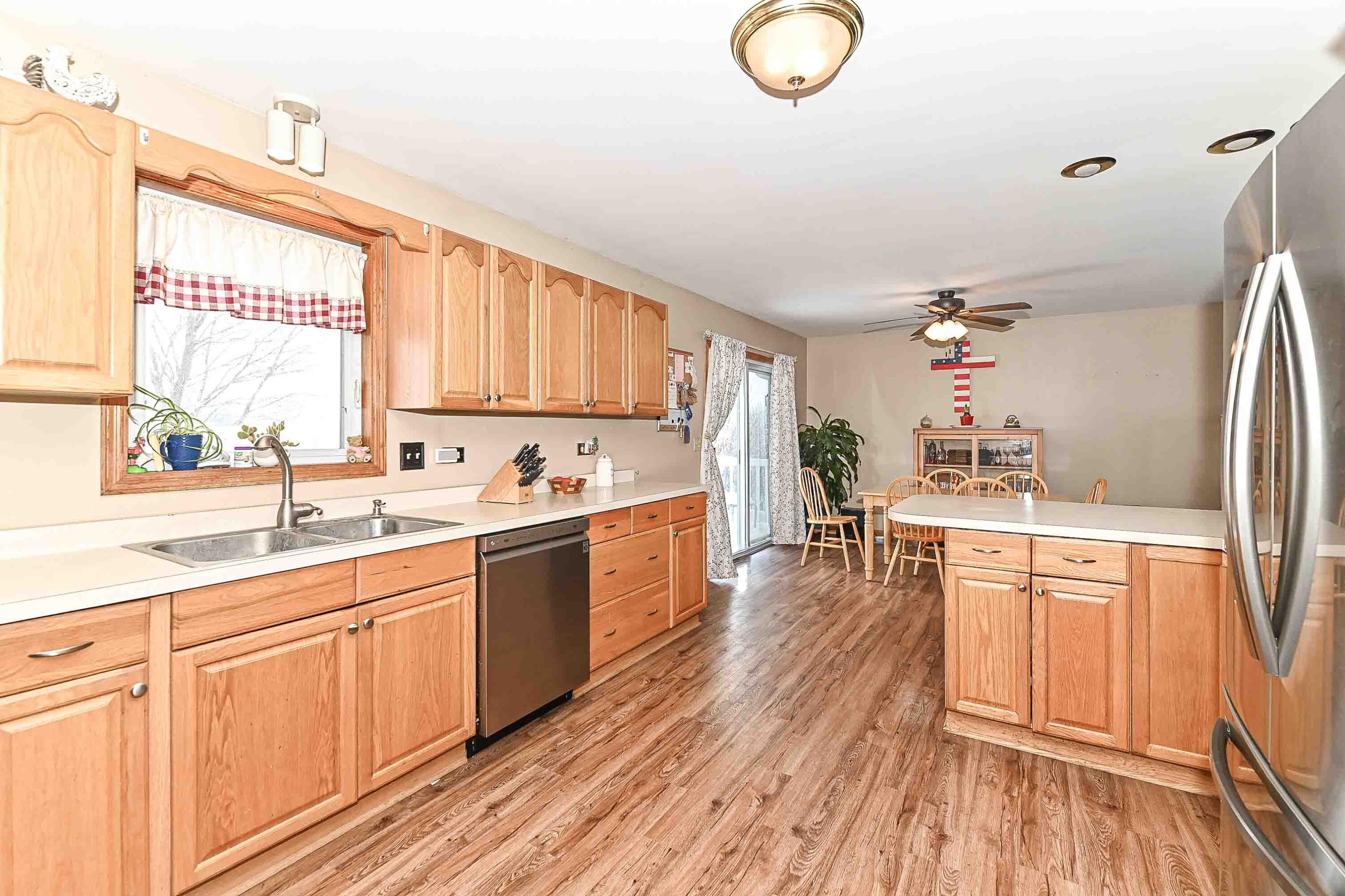 107 Prairie Drive Walworth, WI 53184 - Photo 6 of 26 Kitchen