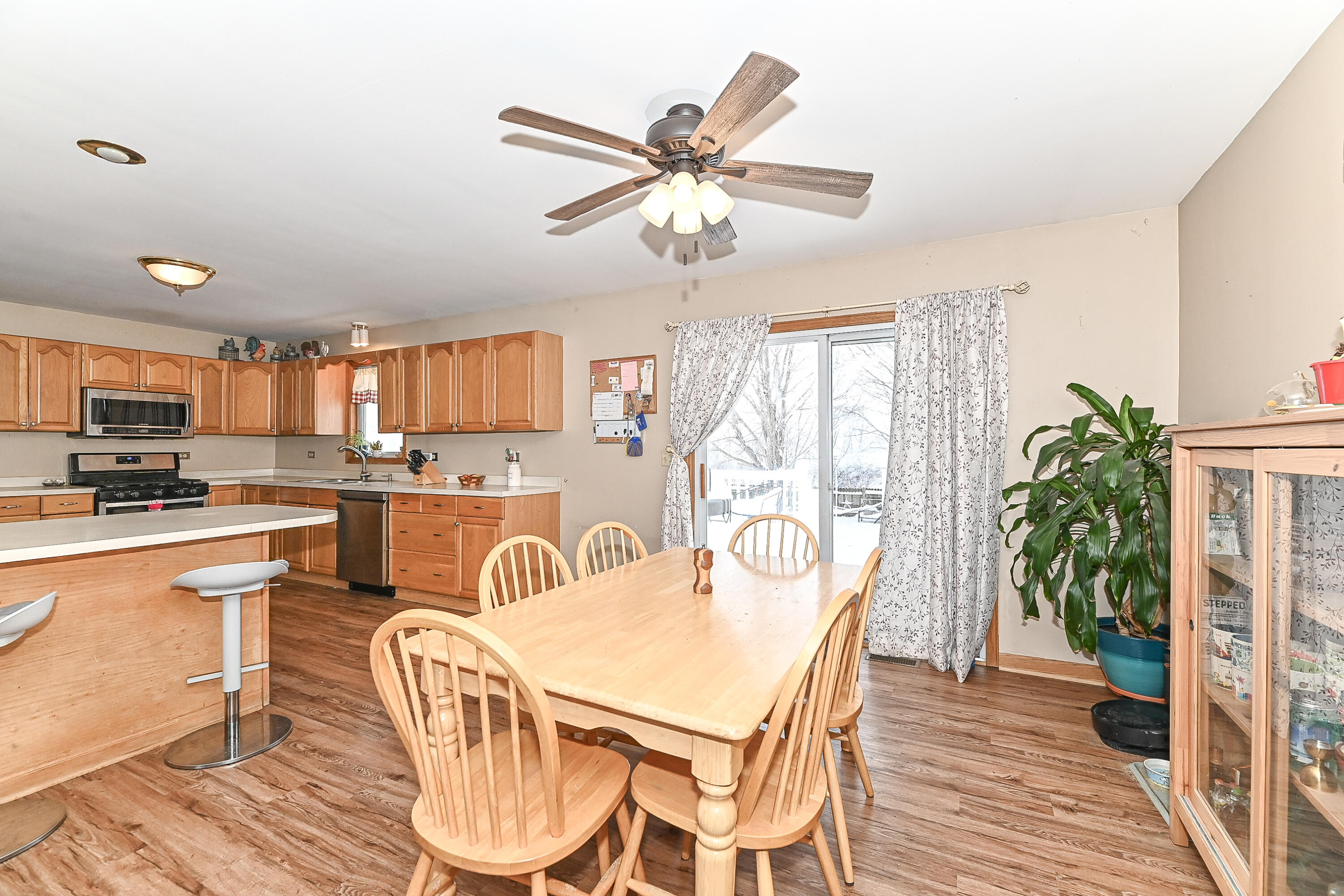 107 Prairie Drive Walworth, WI 53184 - Photo 7 of 26 Dining Area