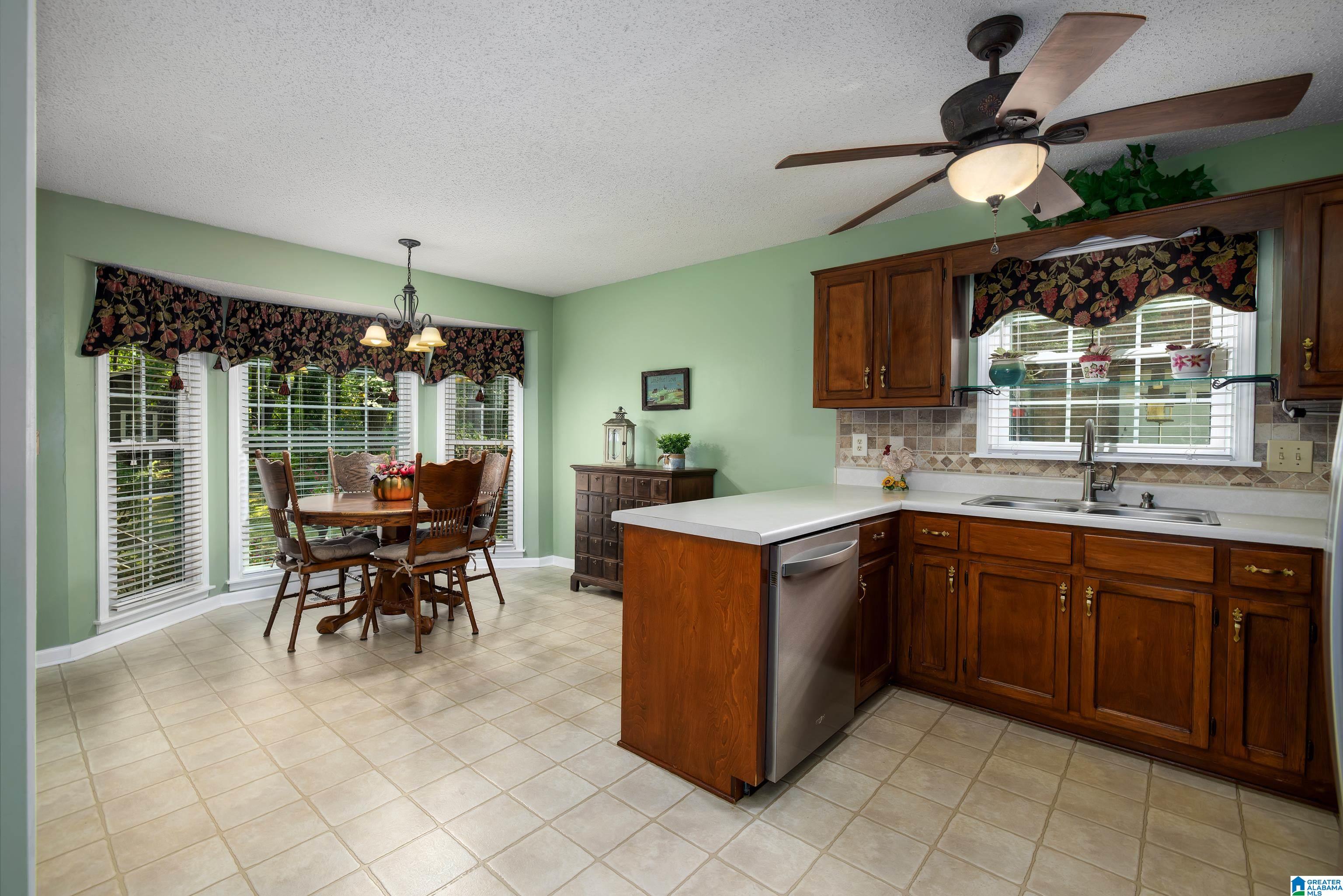 1452 Arrowhead Trail Alabaster, AL 35007 - Photo 14 of 45