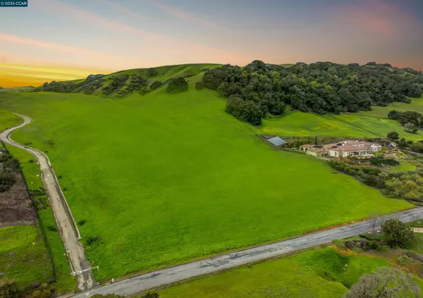 $2,998,800 | 1800 Peters Ranch Road, Danville, CA 94526