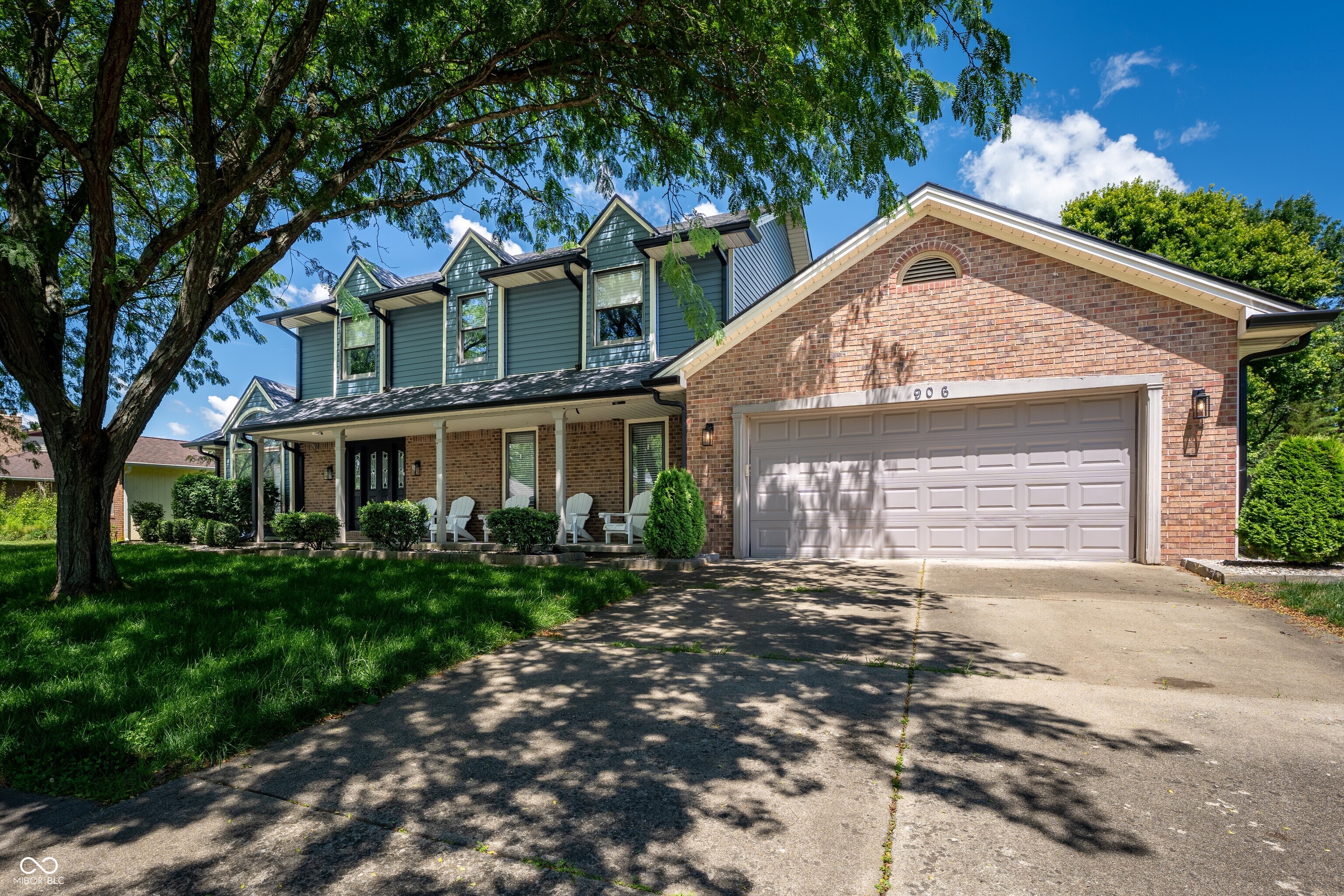906 Hummingbird Lane Columbus, IN 47203 - Photo 2 of 43