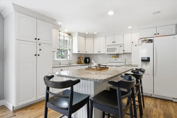 $4,200 | 32 Edinburgh Drive, Bedford, NH 03110