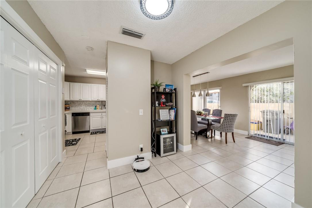 6675 Via Regina, Unit 6675 Boca Raton, FL 33433 - Photo 15 of 43 Photo 15