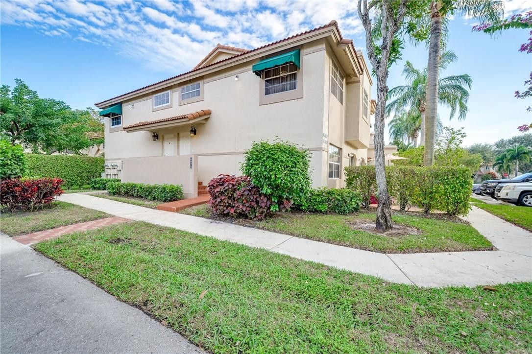 6675 Via Regina, Unit 6675 Boca Raton, FL 33433 - Photo 4 of 43 Photo 4