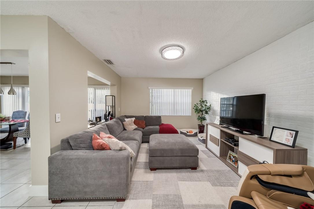 6675 Via Regina, Unit 6675 Boca Raton, FL 33433 - Photo 9 of 43 Photo 9
