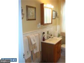 1003 East Rittenhouse Street Philadelphia, PA 19138 - Photo 8 of 11 Bathroom
