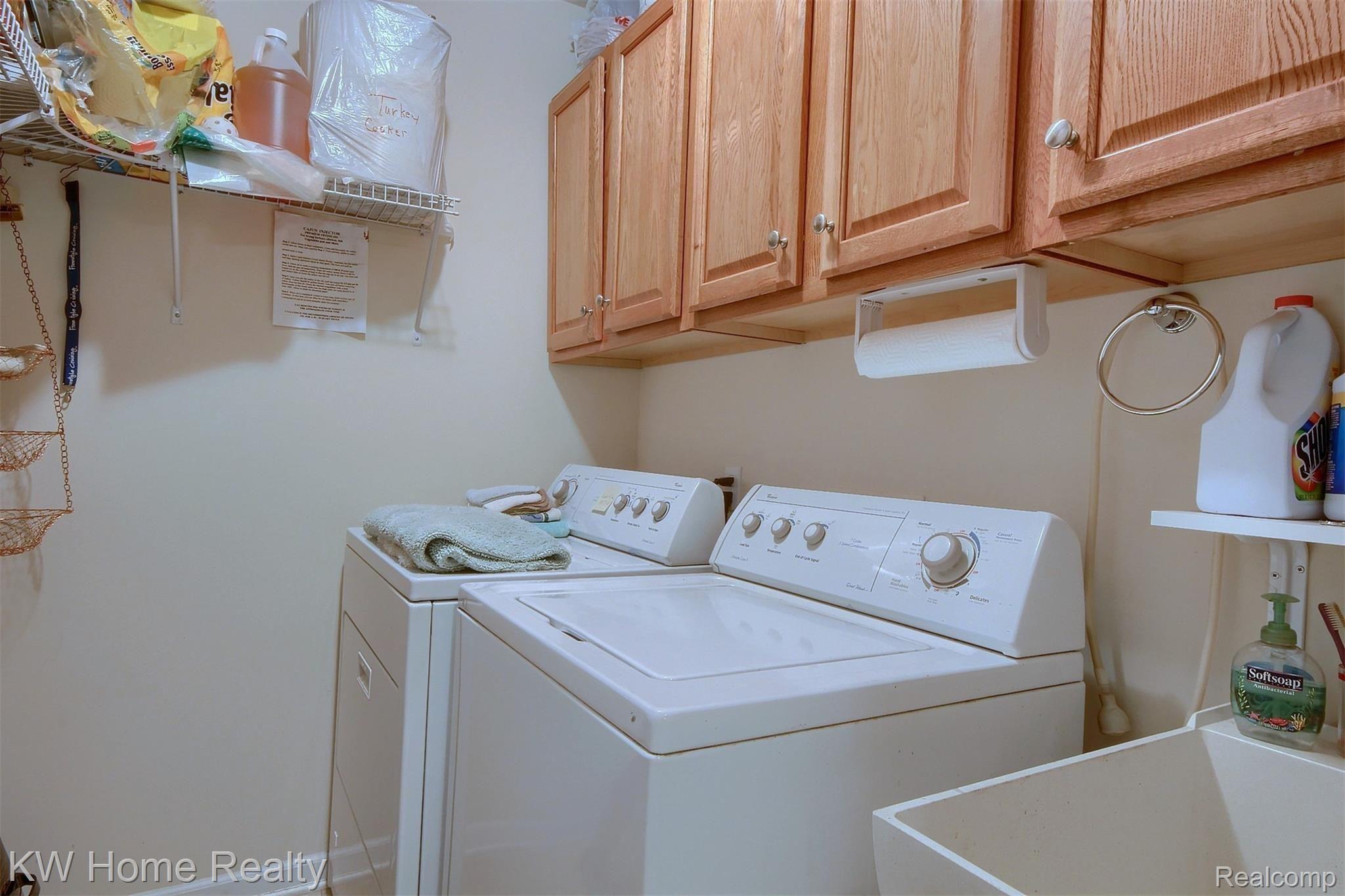 22441 Timber Ridge Court Trenton, MI 48183 - Photo 21 of 29 21-Laundry Room.jpg