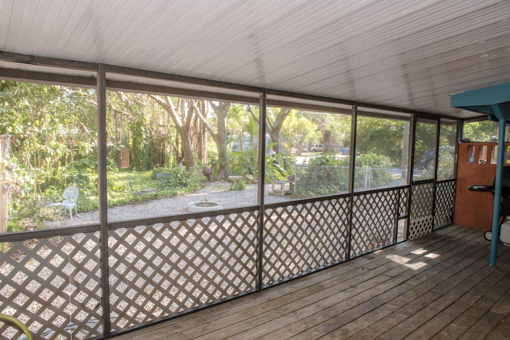 988 Oleander Road Key Largo, FL 33037 - Photo 17 of 18 Patio 2