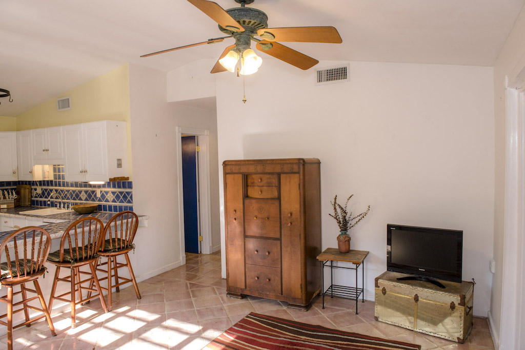 988 Oleander Road Key Largo, FL 33037 - Photo 7 of 18 Living Room 3