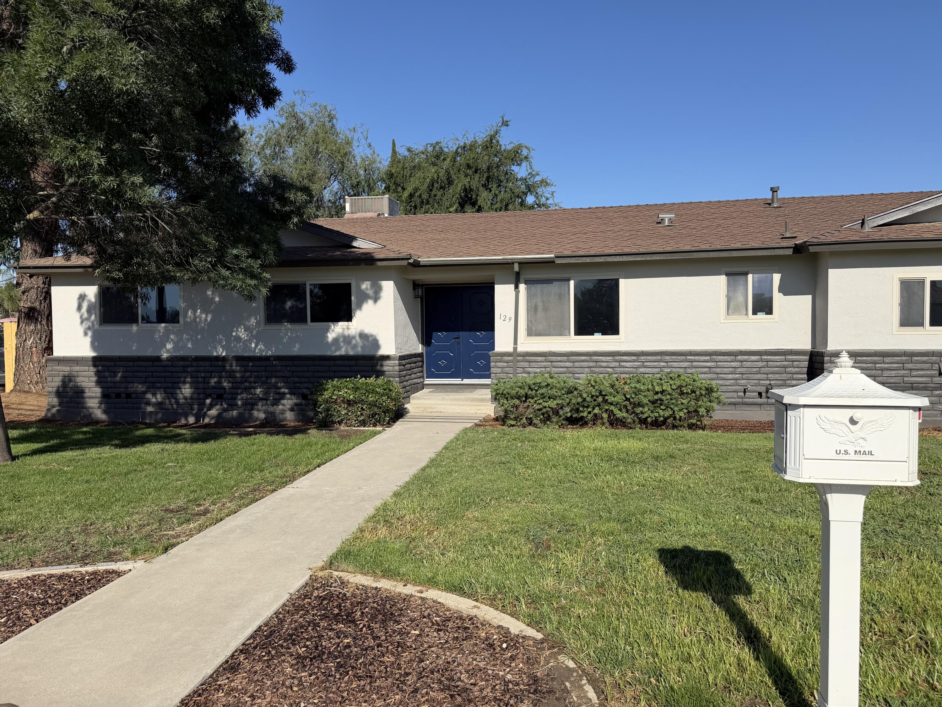 129 Vine Street Lemoore, CA 93245 - Photo 5 of 35