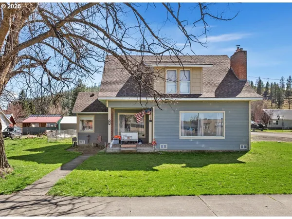 $260,000 | 206 West 1st Street, Wallowa, OR 97885