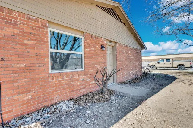 $1,600 | 707 George Hopper Road, Midlothian, TX 76065