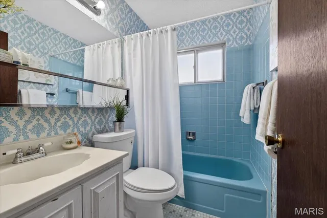 $199,999 | 4046 Del Lago Drive, Florissant, MO 63034