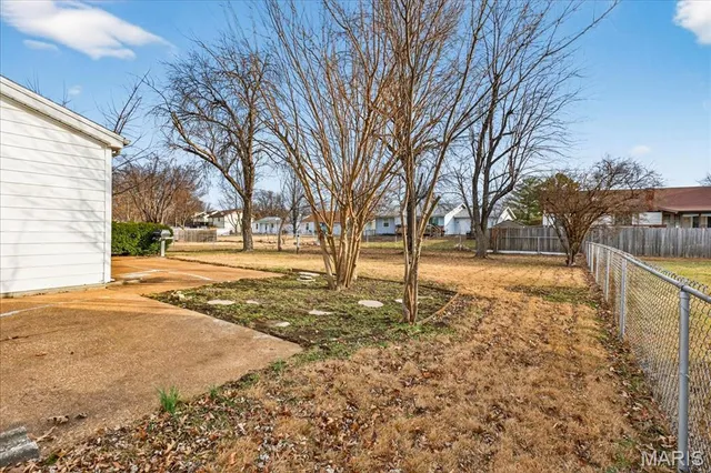 $199,999 | 4046 Del Lago Drive, Florissant, MO 63034