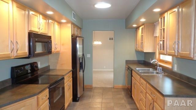 211 West Ridgemont Road Peoria, IL 61614 - Photo 14 of 36 Gallery Image 14