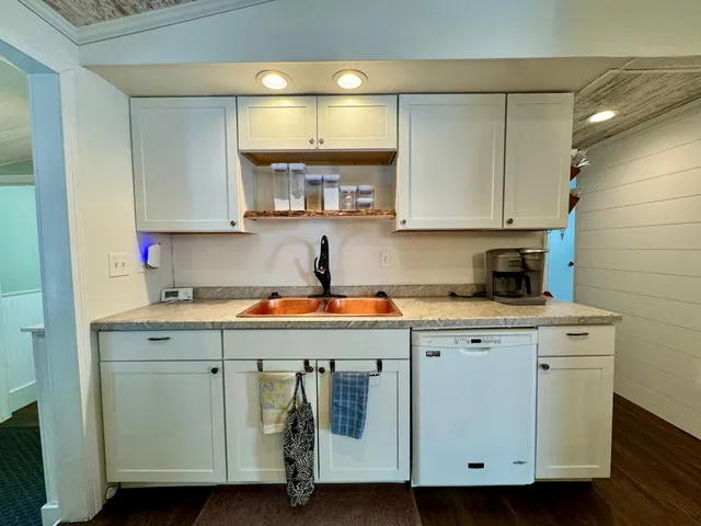 $318,000 | 45633 300th Street, Roseau, MN 56751