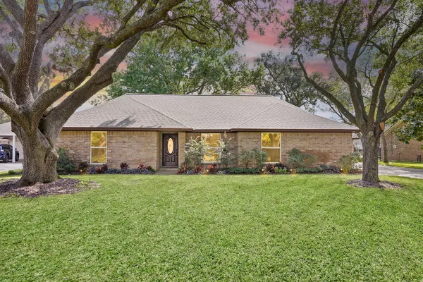 $460,000 | 2826 East Elm Circle, Katy, TX 77493