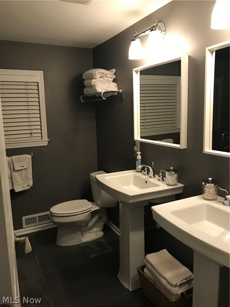 1576 Edgefield Road Lyndhurst, OH 44124 - Photo 13 of 20